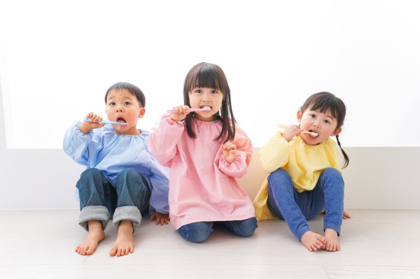 子どもが虫歯になりやすい時期とは？「3つのピーク」と予防法を解説